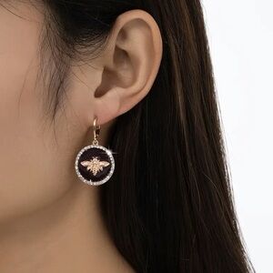 🐝  Vintage Style Gold and Black Rhinestone Bee Drop Earrings